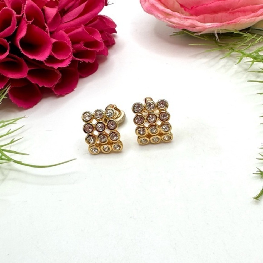 VINTAGE⚜️SWAROVSKI Rare Austrian Crystal Pavé Clip Earrings